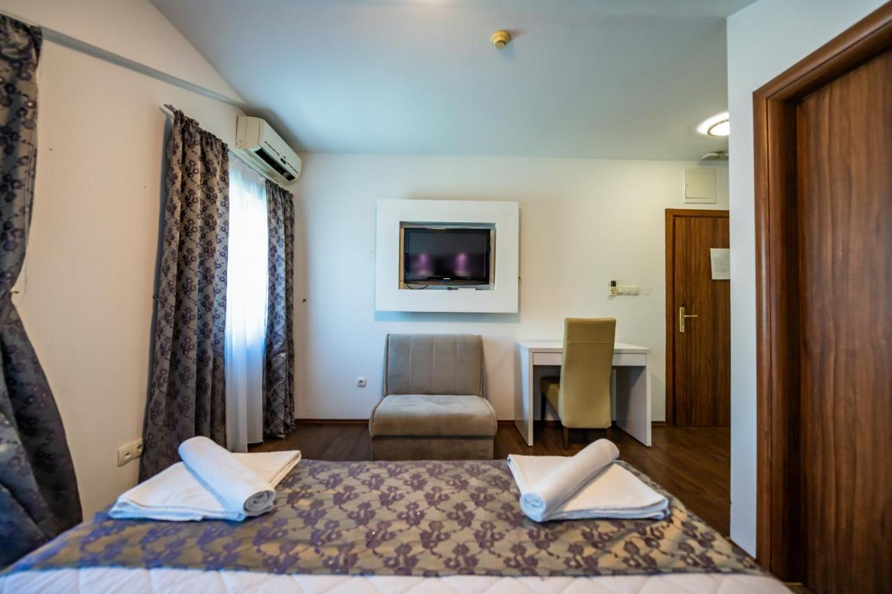 Hotel Oasis Gnojnice Exteriör bild