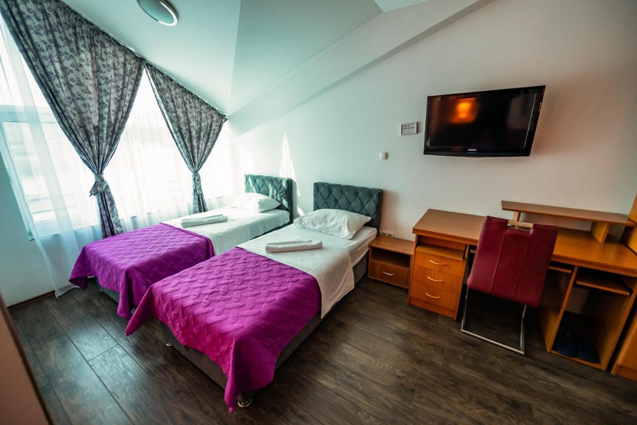 Hotel Oasis Gnojnice Exteriör bild