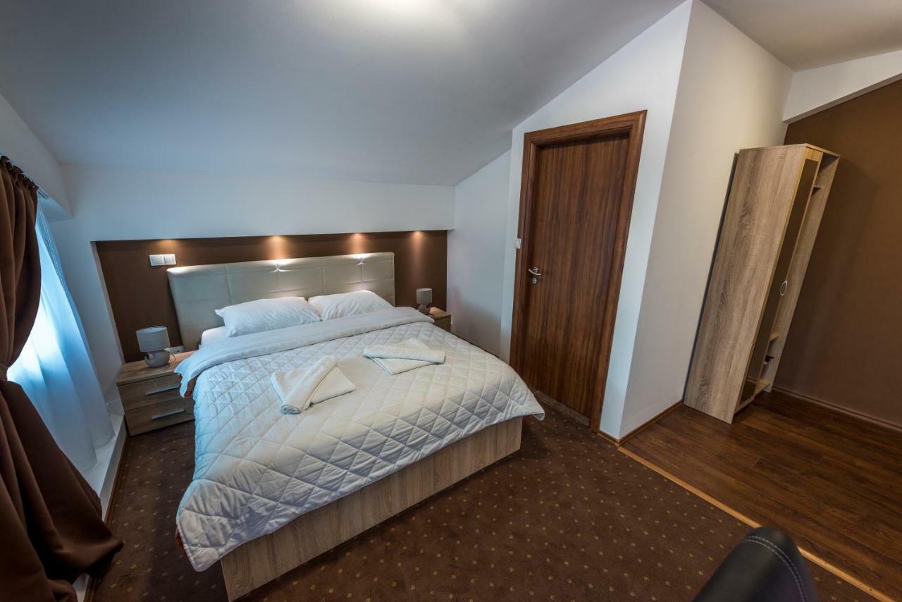 Hotel Oasis Gnojnice Exteriör bild