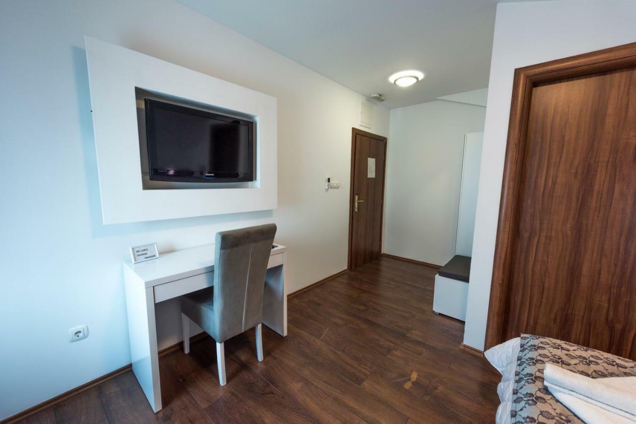 Hotel Oasis Gnojnice Exteriör bild